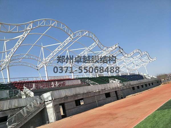 三門峽社會管理學院膜結(jié)構看臺罩棚鋼構細節(jié)照